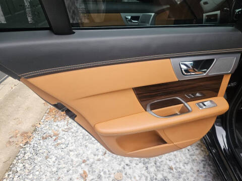 2015 Jaguar XF 3.0 Sport