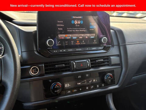 2024 Nissan Pathfinder S