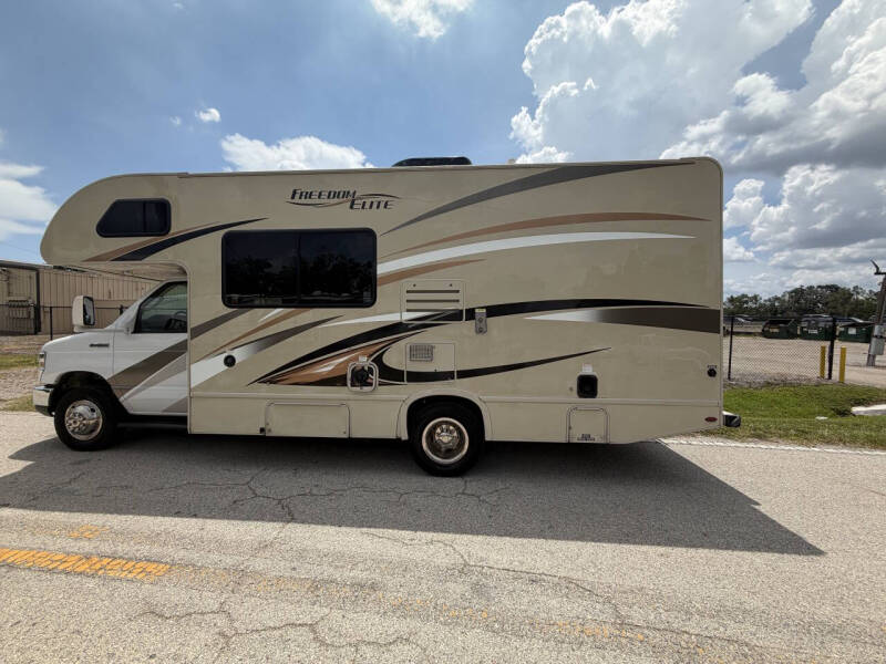 2017 Thor Motor Coach Freedom Elite