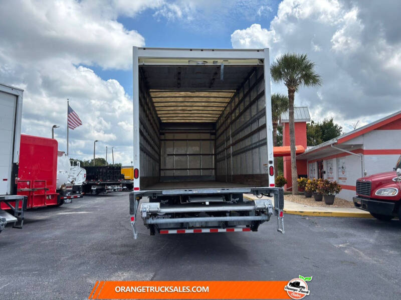 2019 Freightliner M2 106