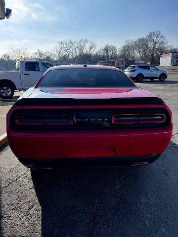 2016 Dodge Challenger SXT Plus