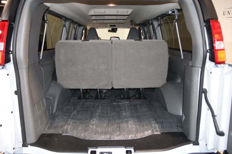 2025 Chevrolet Express LT 3500
