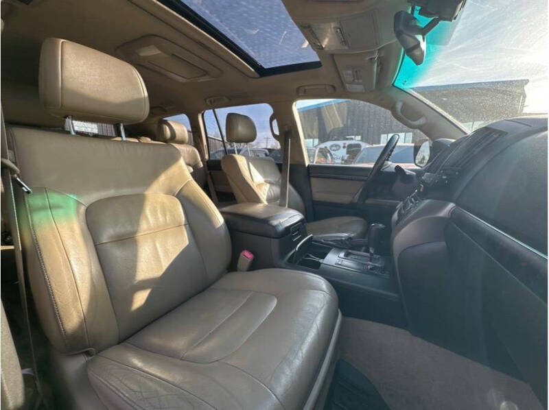 2011 Toyota Land Cruiser