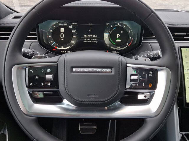 2025 Land Rover Range Rover P550e SE