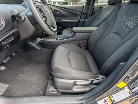 2021 Toyota Prius LE