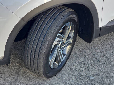 2023 Hyundai Santa Fe SE