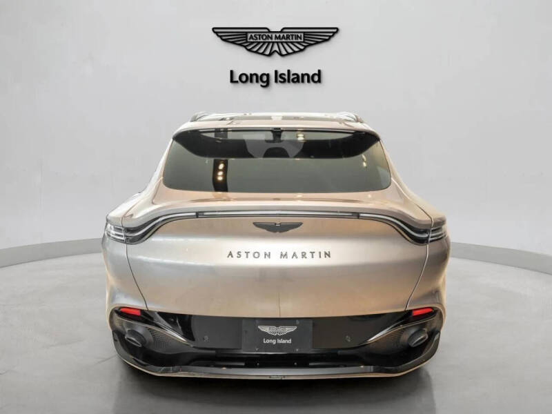 2023 Aston Martin DBX