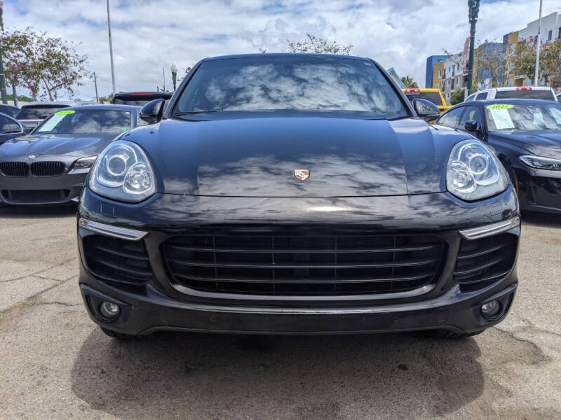 2017 Porsche Cayenne Platinum Edition