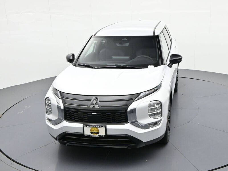 2026 Mitsubishi Outlander LE