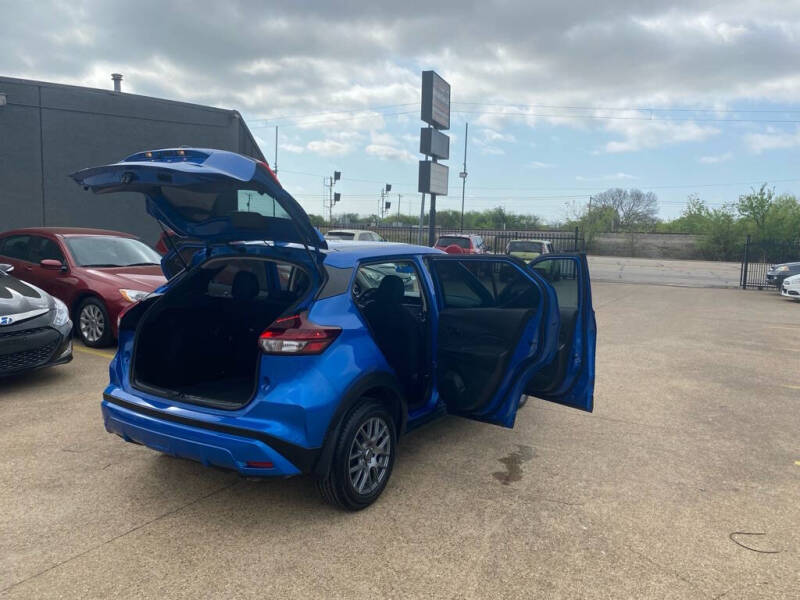 2022 Nissan Kicks S