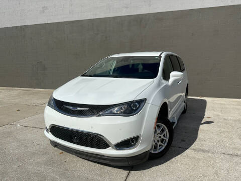 2020 Chrysler Pacifica Touring