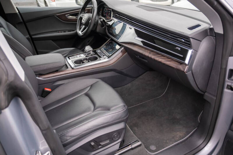 2020 Audi Q8 quattro Premium Plus 55 TFSI