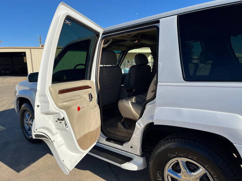 2000 Cadillac Escalade