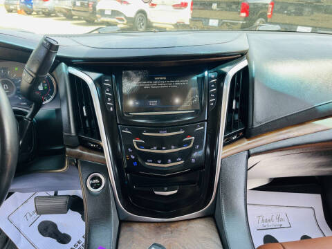 2017 Cadillac Escalade Luxury