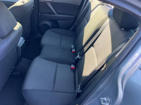 2013 Mazda MAZDA3 i SV