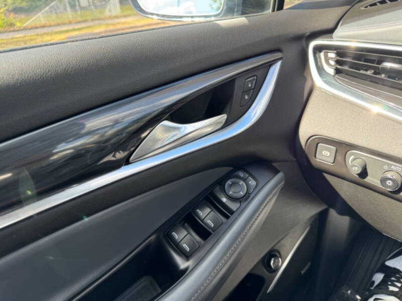 2020 Buick Enclave Essence