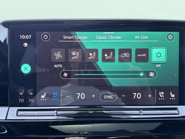 2024 Volkswagen Atlas Cross Sport SEL Premium R-Line 4Motion