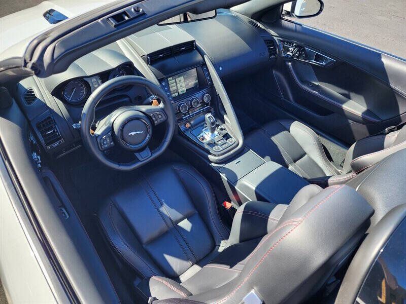2015 Jaguar F-TYPE V8 S