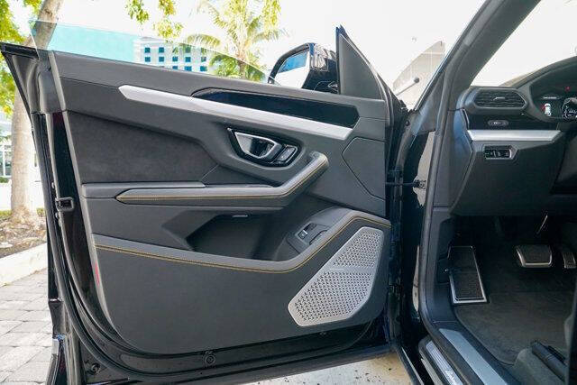 2022 Lamborghini Urus