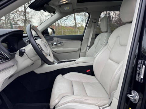 2023 Volvo XC90 Recharge T8 Ultimate Bright Theme 6P