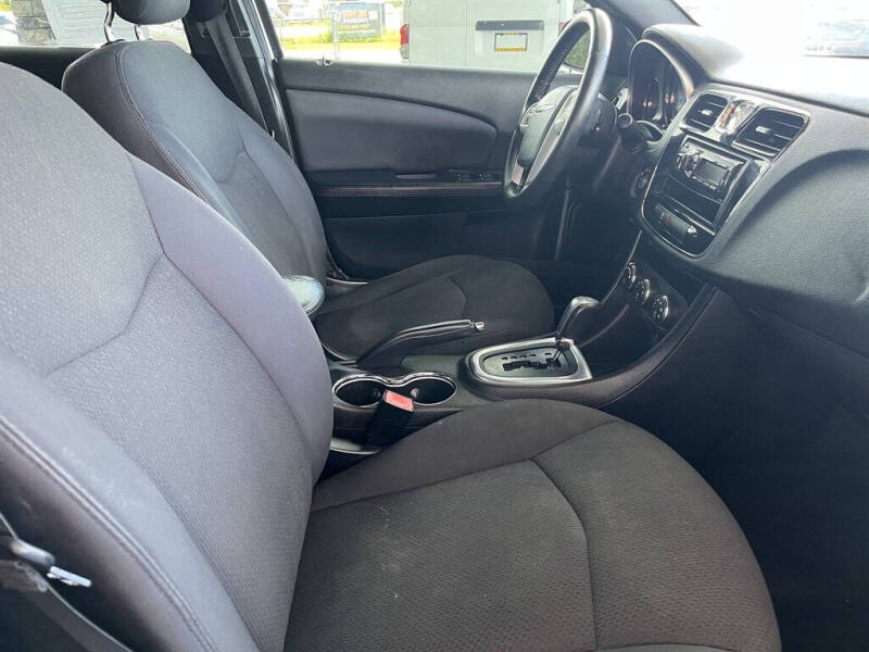 2012 Chrysler 200 Touring