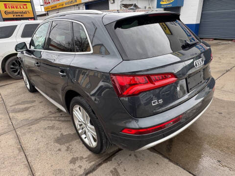 2018 Audi Q5 2.0T quattro Premium Plus