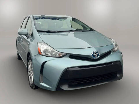 2015 Toyota Prius v Five