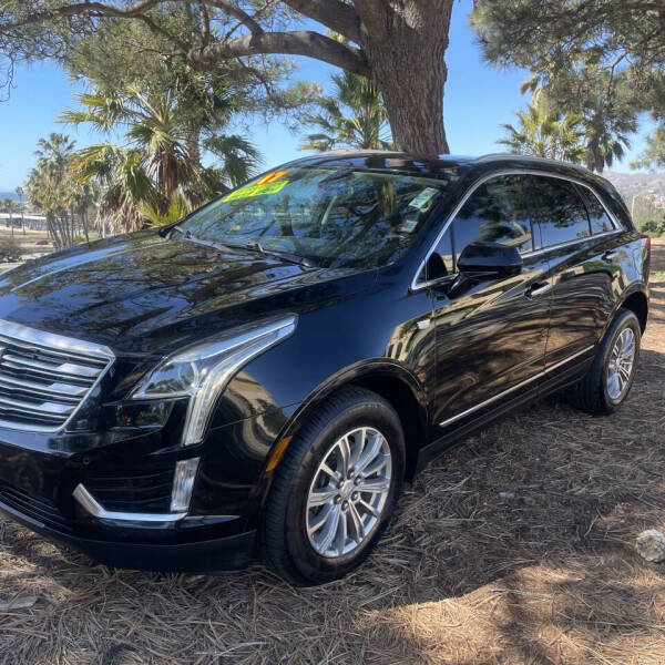 2017 Cadillac XT5 for sale at Auto Max of Ventura in Ventura CA