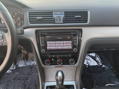 2013 Volkswagen Passat SE