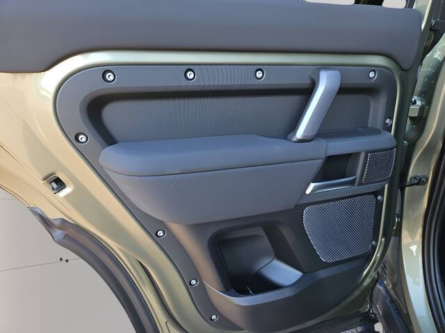 2023 Land Rover Defender 110 X-Dynamic SE