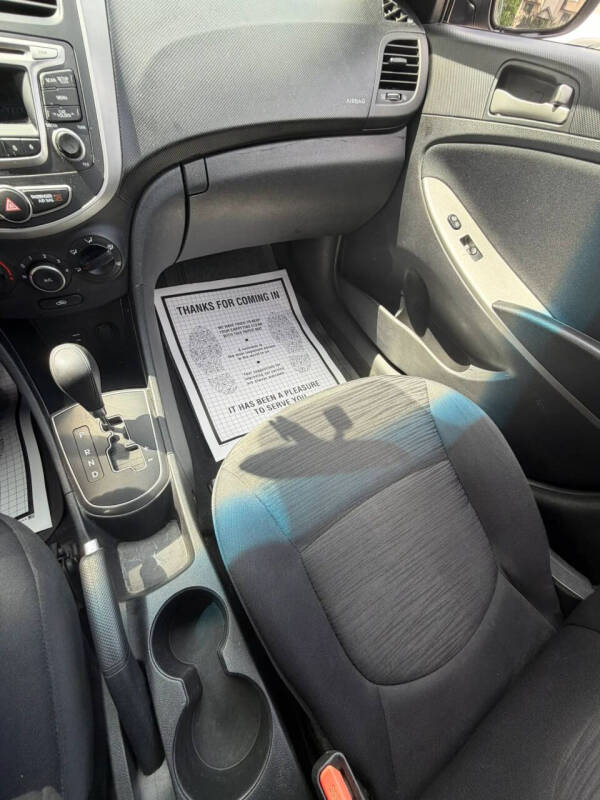 2016 Hyundai Accent SE