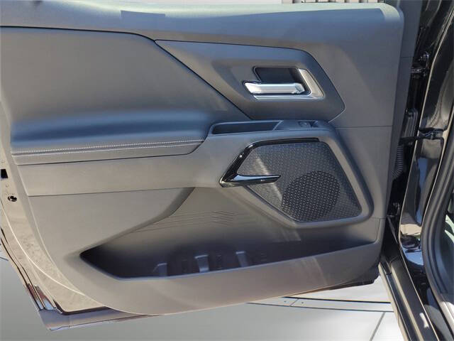 2025 Chevrolet Silverado EV LT