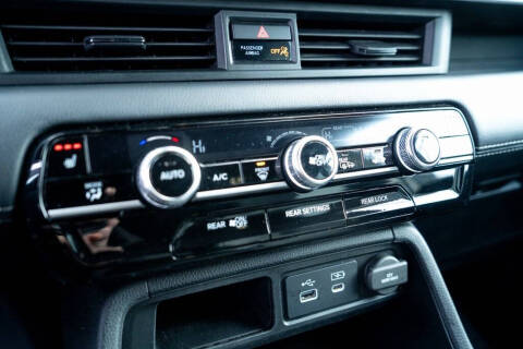 2023 Honda Pilot EX-L w/Rear Captain's Chairs