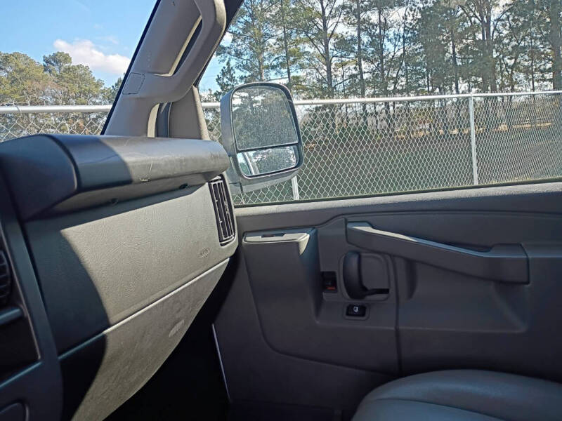 2022 Chevrolet Express 2500