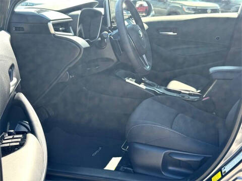 2025 Toyota Corolla Hatchback SE