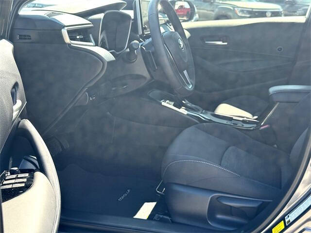 2025 Toyota Corolla Hatchback SE