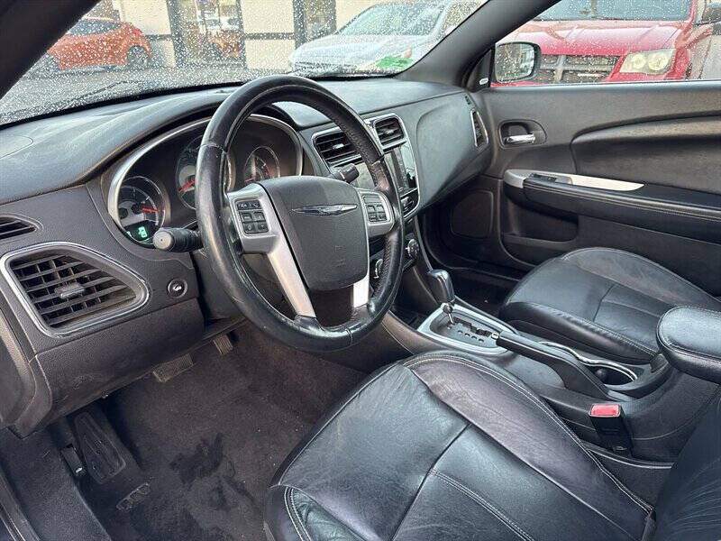 2011 Chrysler 200 Limited