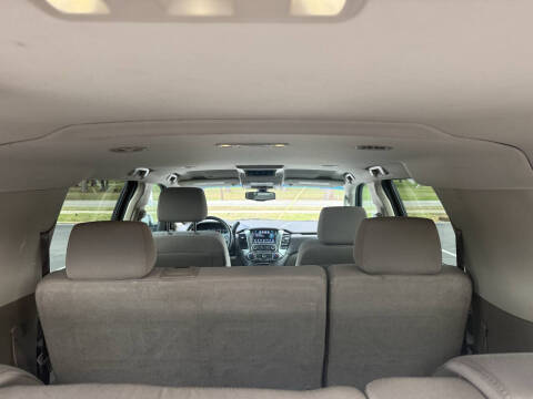 2017 Chevrolet Suburban LS