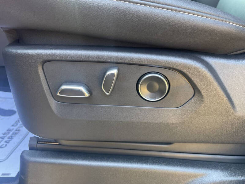 2025 Cadillac Escalade ESV Luxury