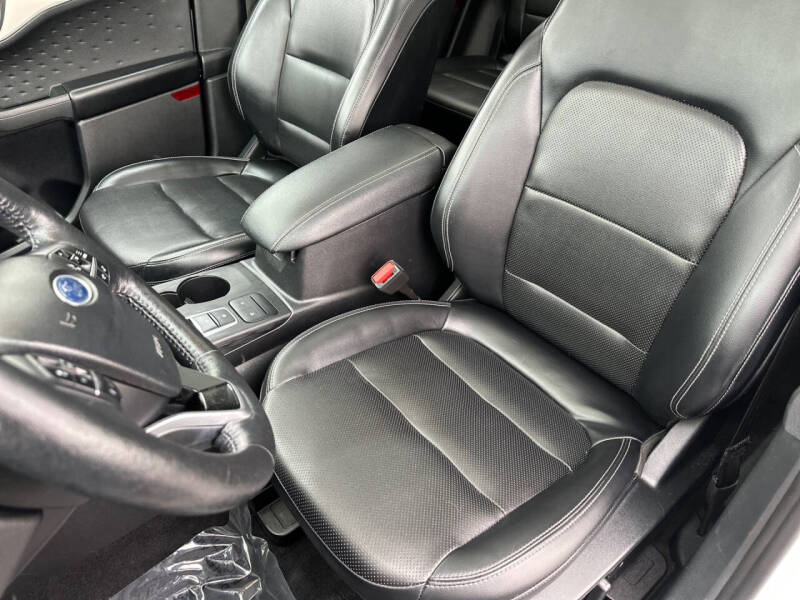 2020 Ford Escape SEL