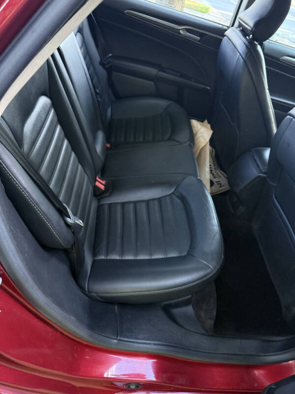 2017 Ford Fusion SE