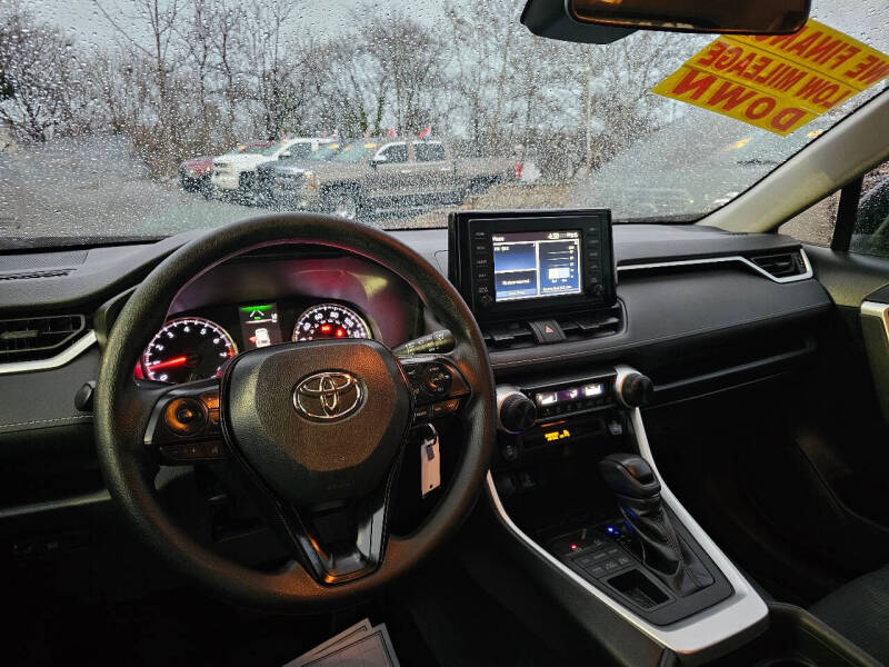 2019 Toyota RAV4 LE