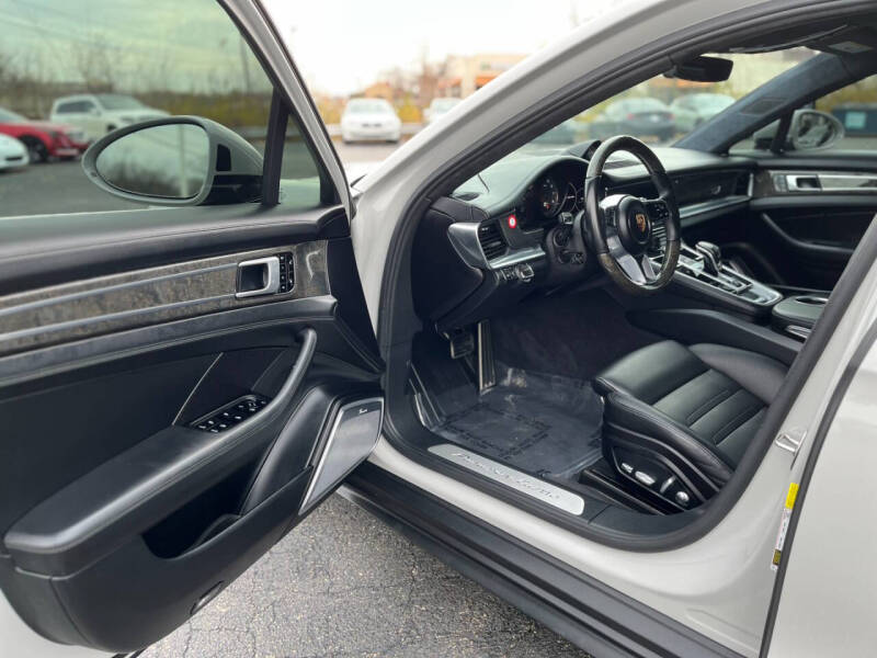 2018 Porsche Panamera Turbo