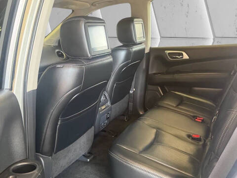 2017 Nissan Pathfinder Platinum