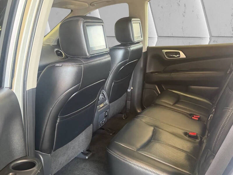 2017 Nissan Pathfinder Platinum
