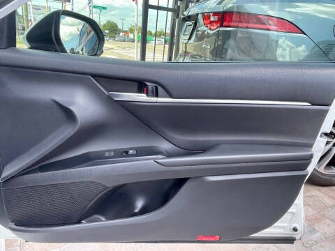 2020 Toyota Camry SE