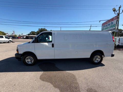 2022 Chevrolet Express 2500