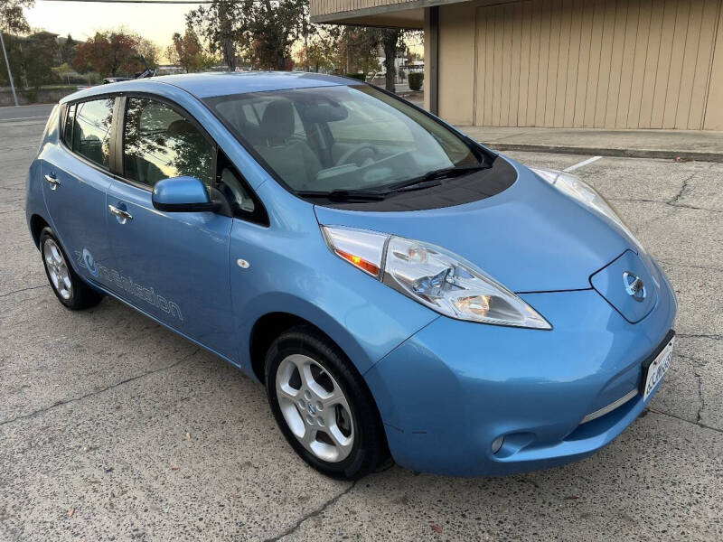 2011 Nissan LEAF SV