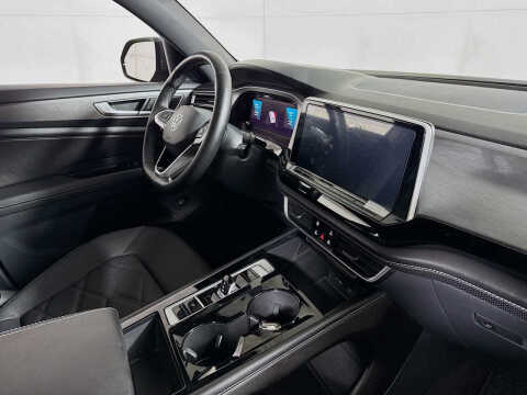 2024 Volkswagen Atlas Cross Sport SE 4Motion