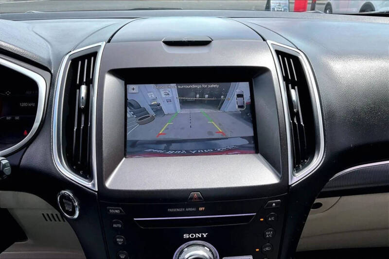 2017 Ford Edge Titanium